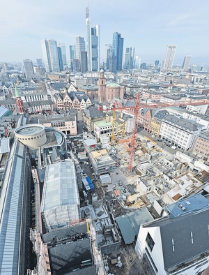 Wiederaufbau der Frankfurter Altstadt (web 300x394)_PA